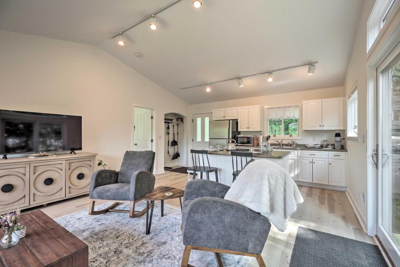 Airy And Bright Hideaway Near Smugglers Notch! Leilighet Cambridge Eksteriør bilde