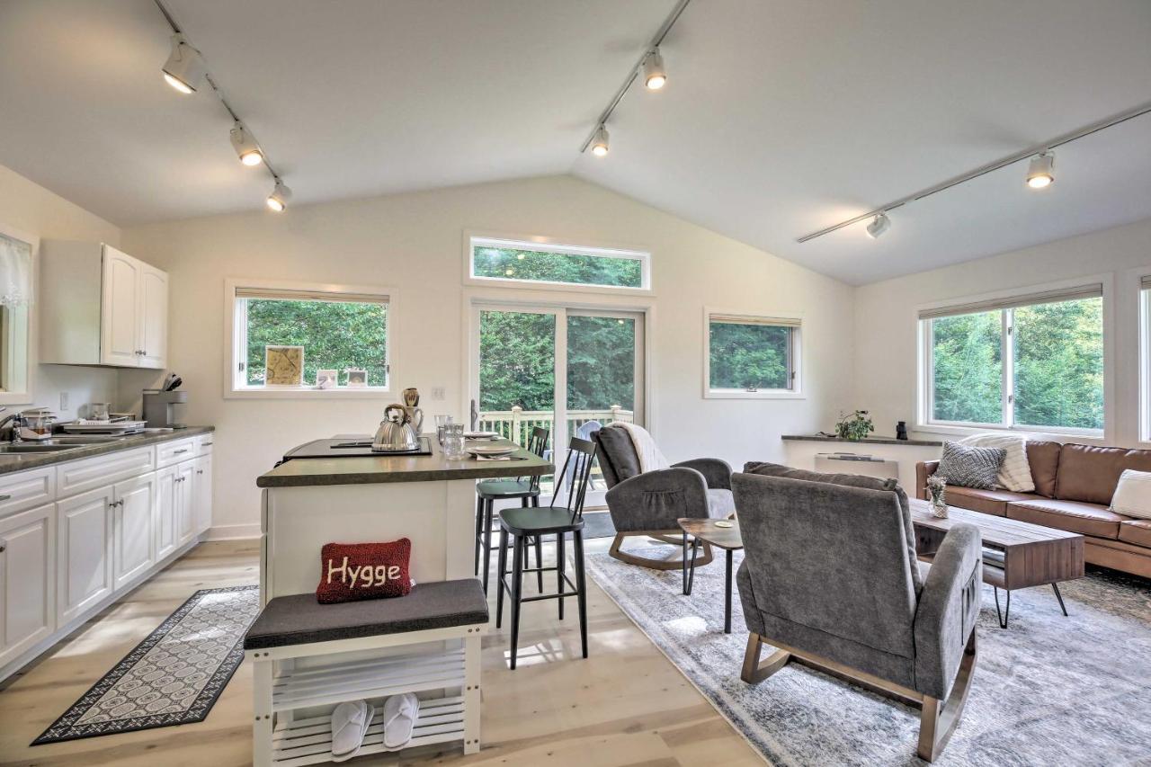 Airy And Bright Hideaway Near Smugglers Notch! Leilighet Cambridge Eksteriør bilde